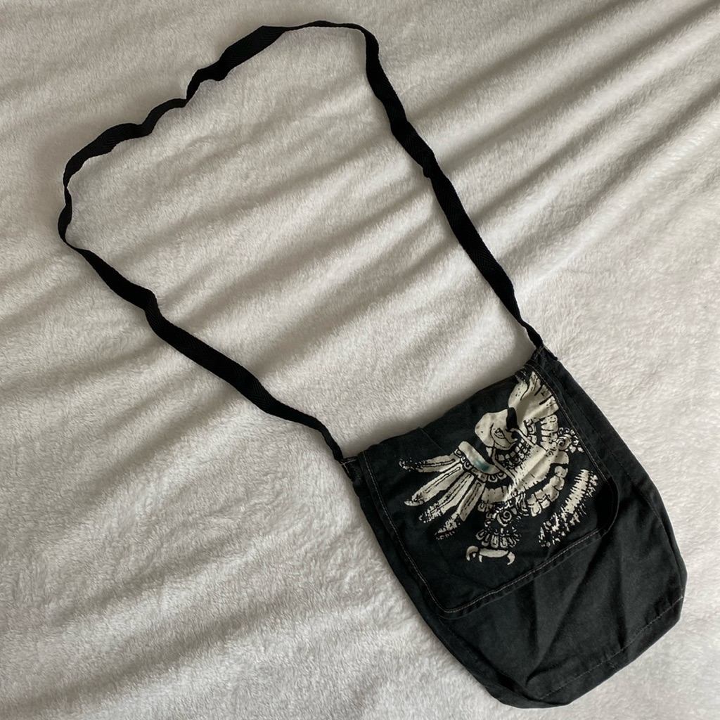Black Avian Tribal? Crossbody Bag